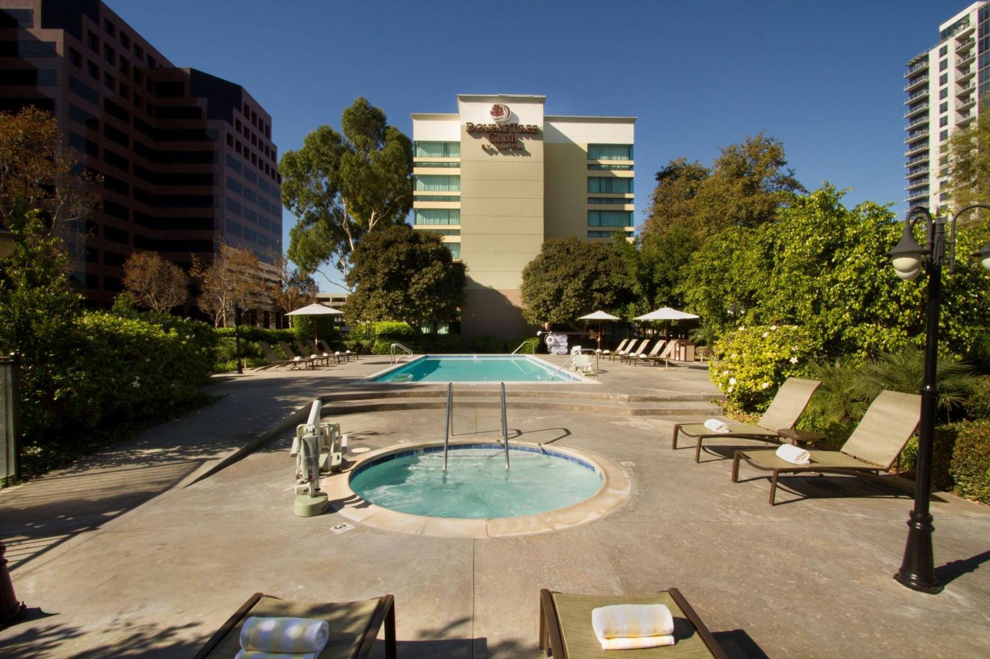 Doubletree By Hilton Orange County Airport Hotel Santa Ana Esterno foto